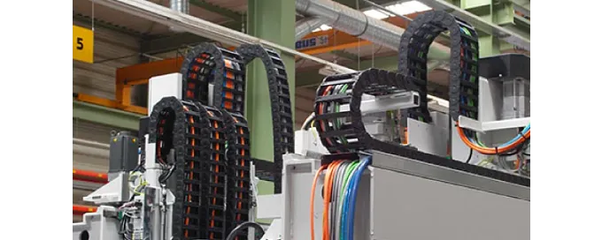 Pre-Assembled Cable Carriers Reduce Costs in Machining Center | igus®