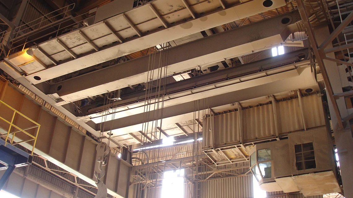 Bridge crane in metal processing