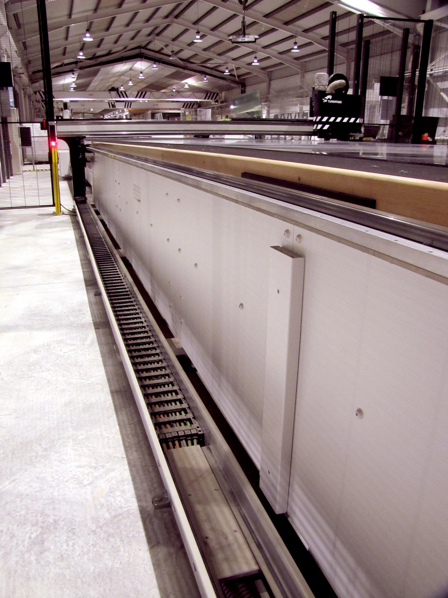 Glass-cutting machine