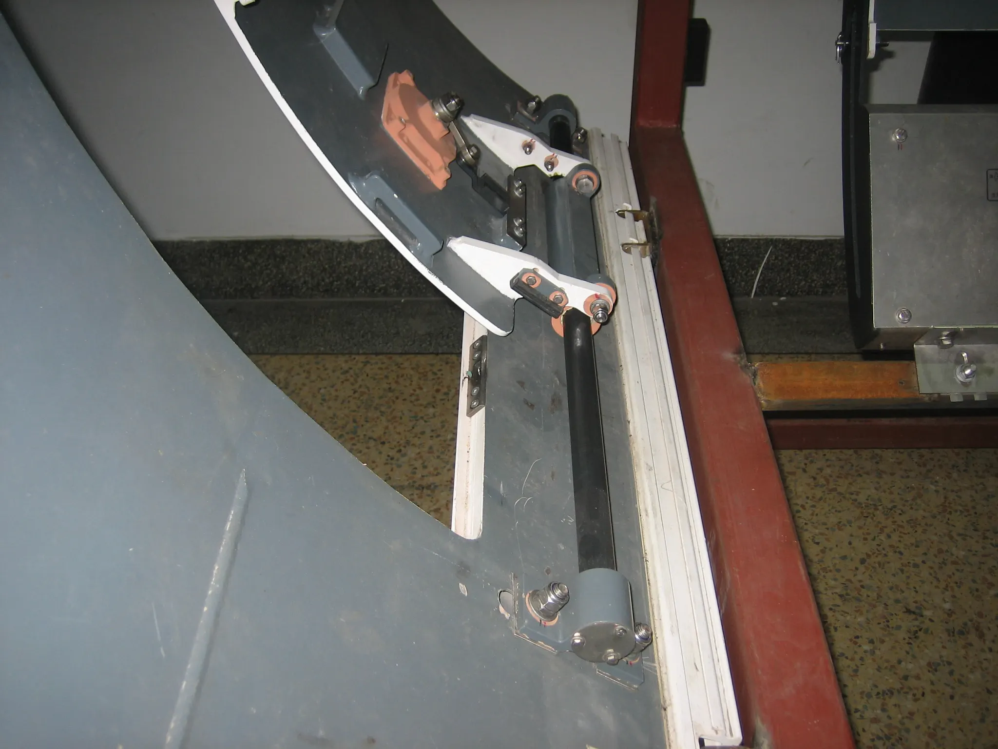 drylin R in a train door