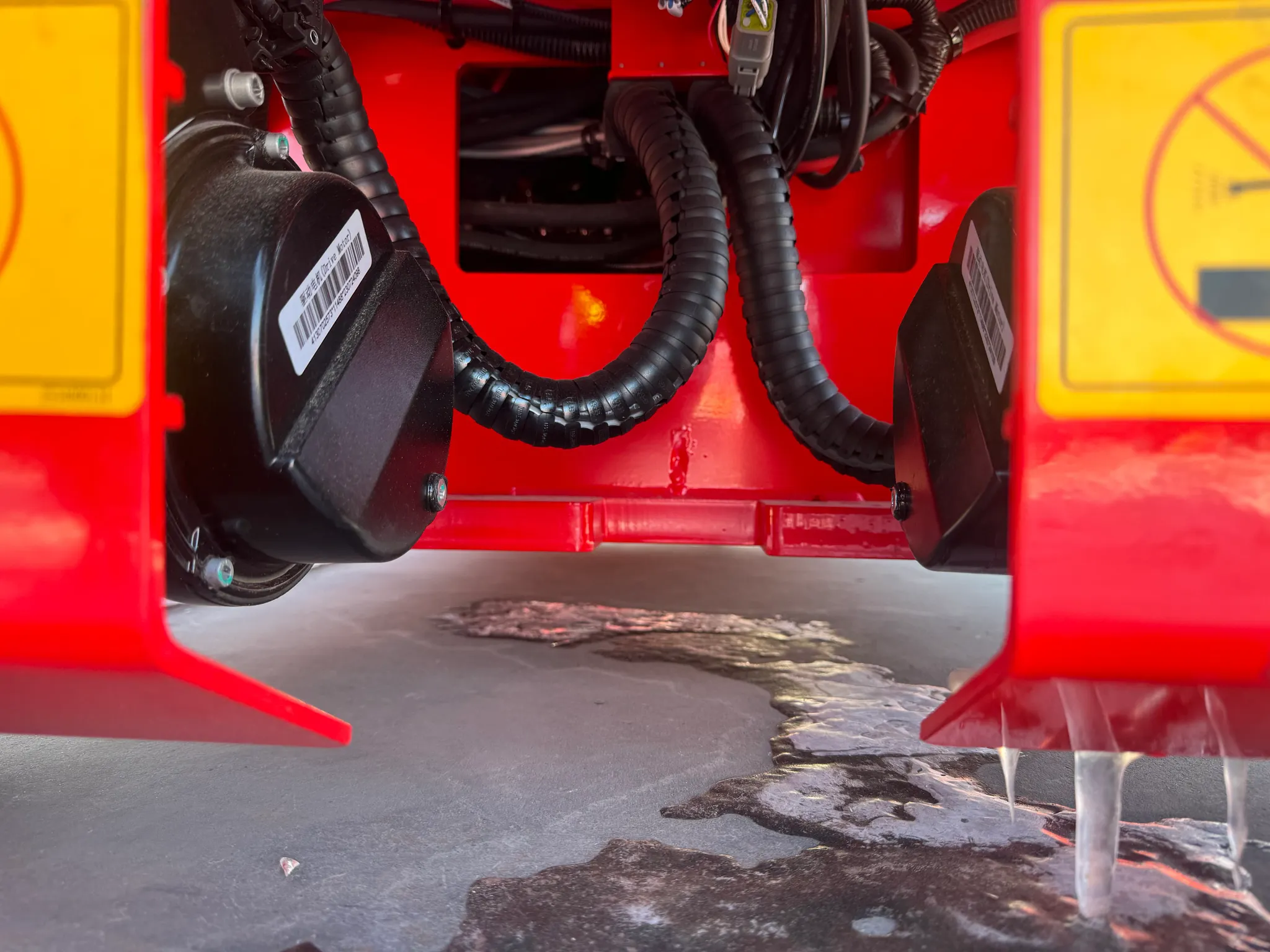 energy chain in scissor lift
