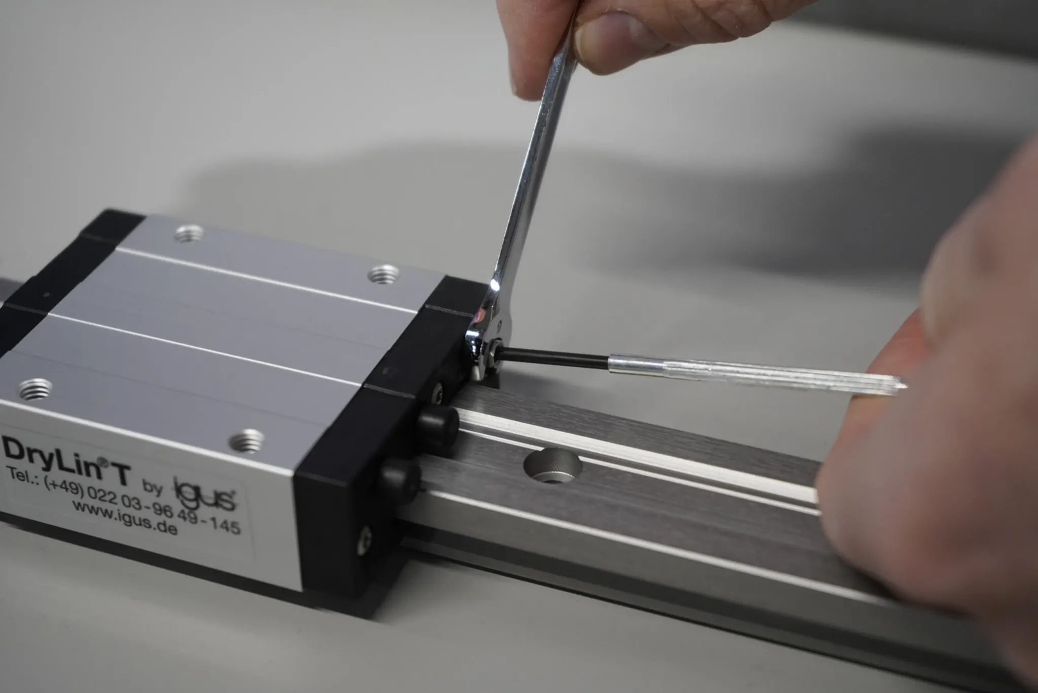 drylin T assembly