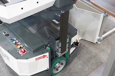 AGV from KNAPP with linear axis