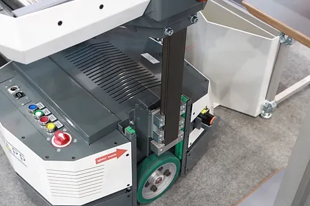 FTS von KNAPP mit Linearachse