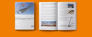 Describe los requisitos de las plataformas telescópicas y las plataformas elevadoras.