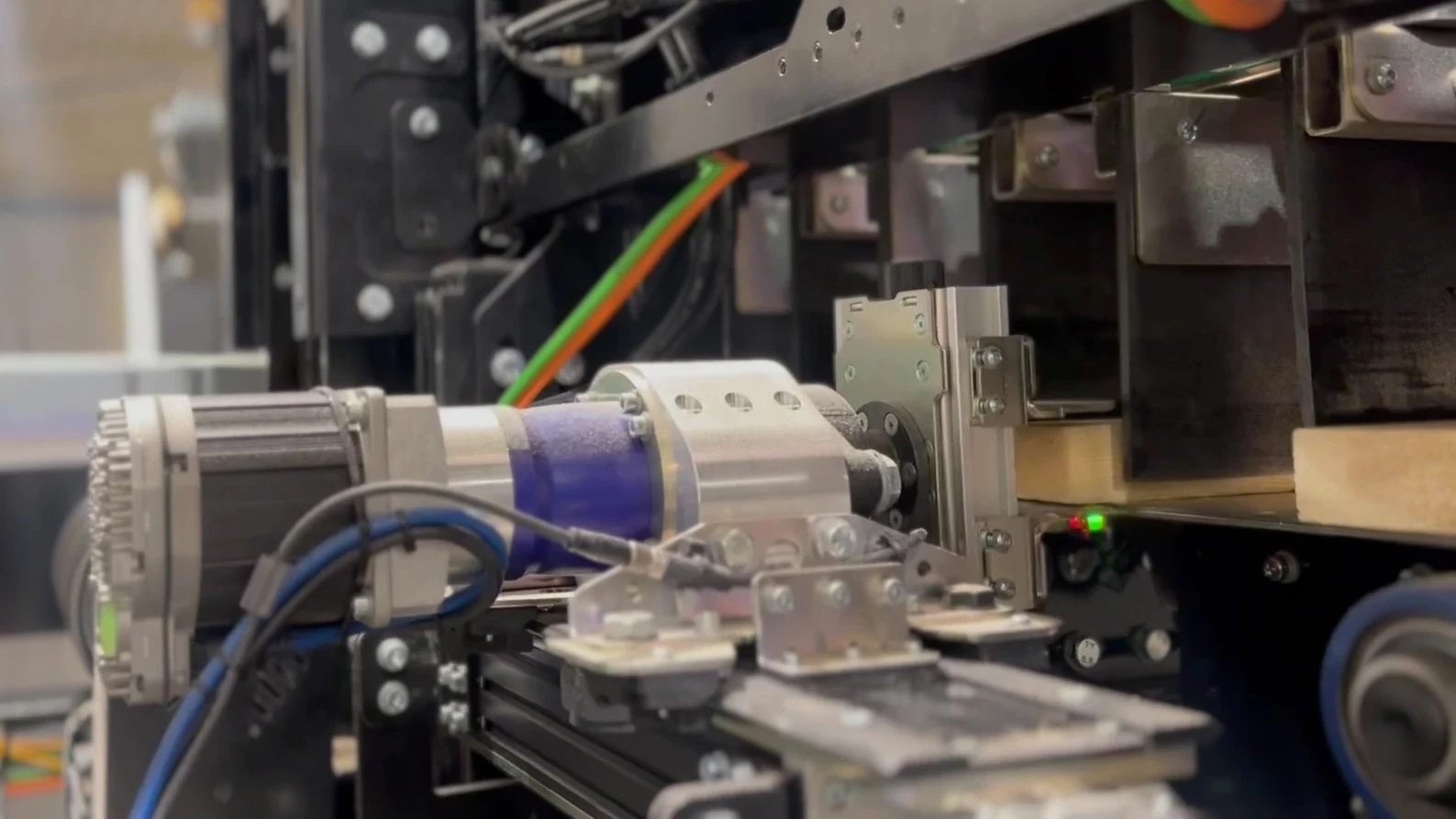 VS200 production line from Aramet, quality scan