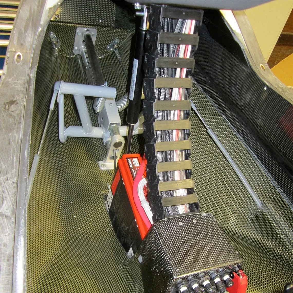 cadena energética en el sistema de control de un planeador de alto rendimiento