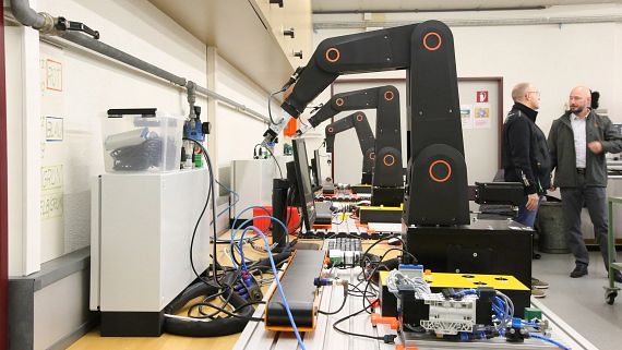 Laboratorium automatyki w szkole w Rüti