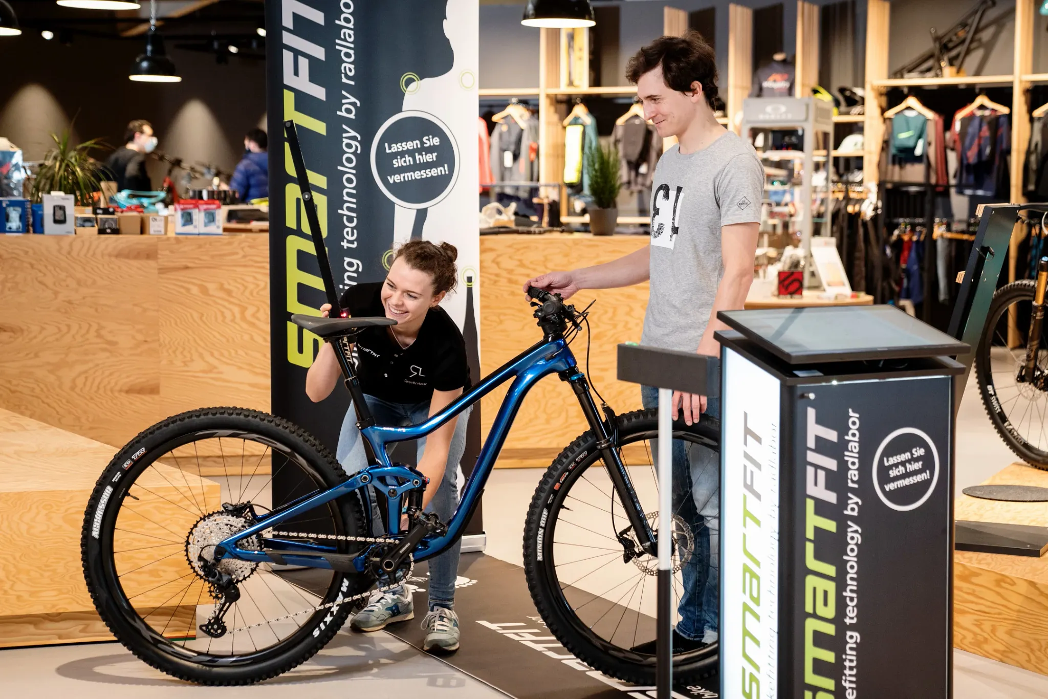 Smartfit with pre-load prism slides