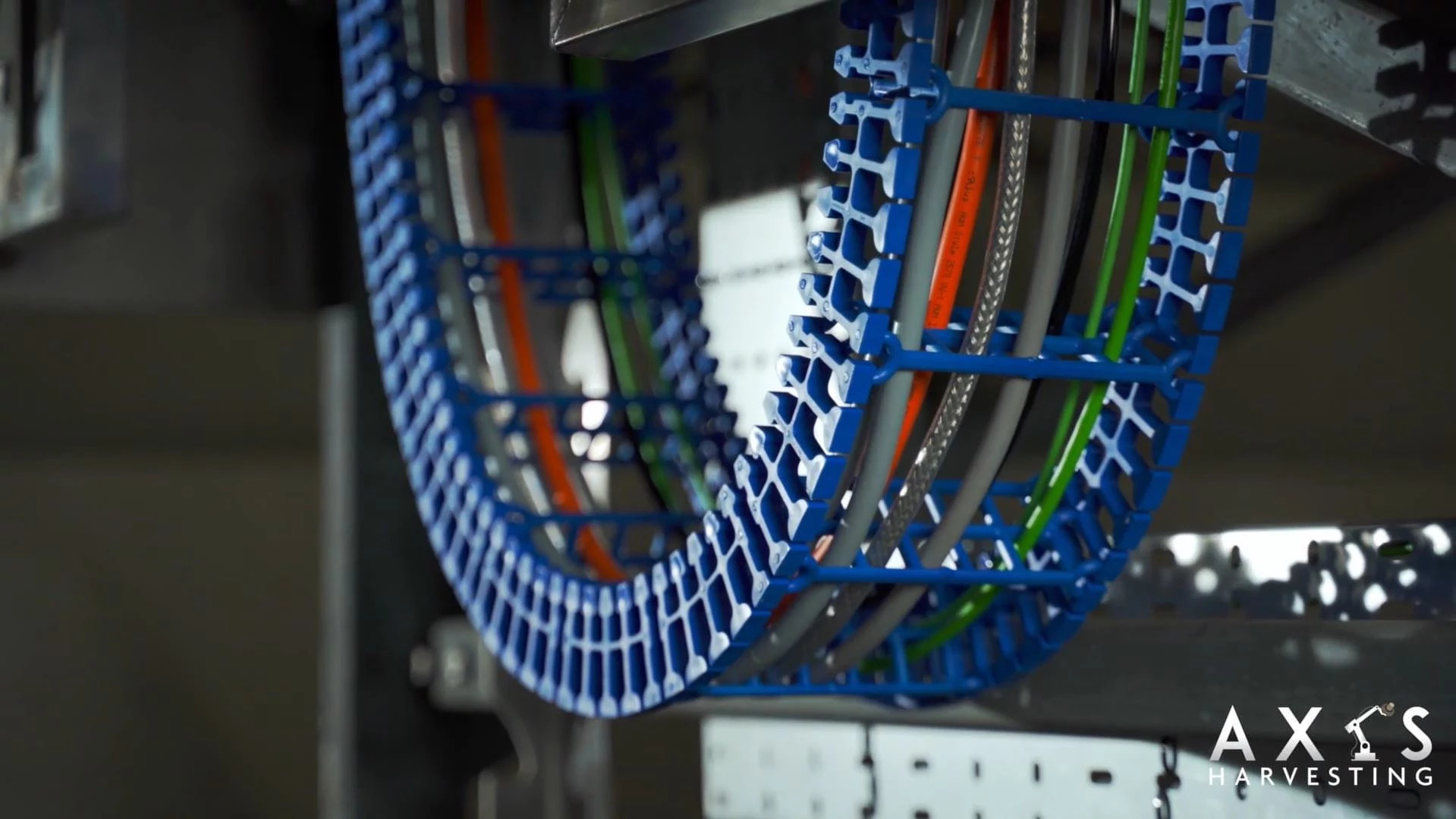 Blue TH3 energy chain