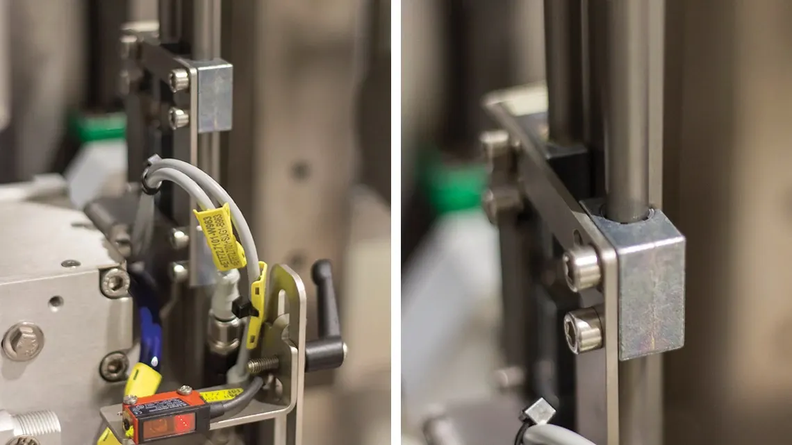 Adjustment of outlet sensor by drylin WS-1040 profile rail and carriage