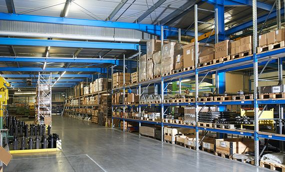 Chapel Group warehouse with hydraulic cylinder in standard and special designs