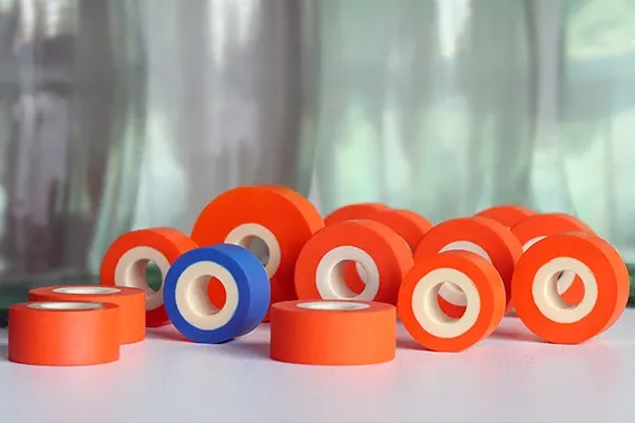 Beverage bottling rollers made of iglidur J