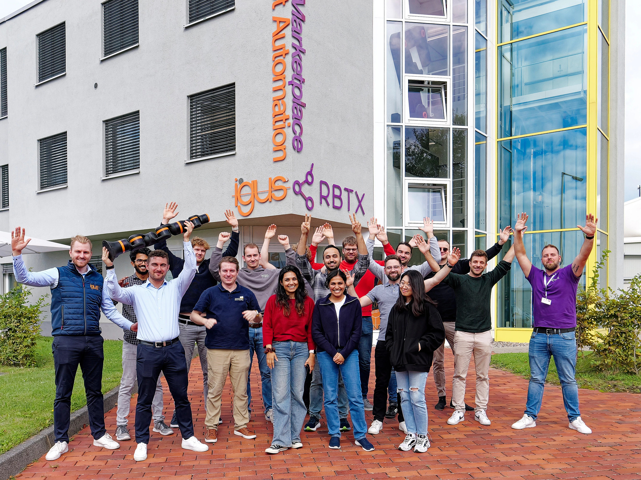 Hackathon at igus: Artificial intelligence meets robotics