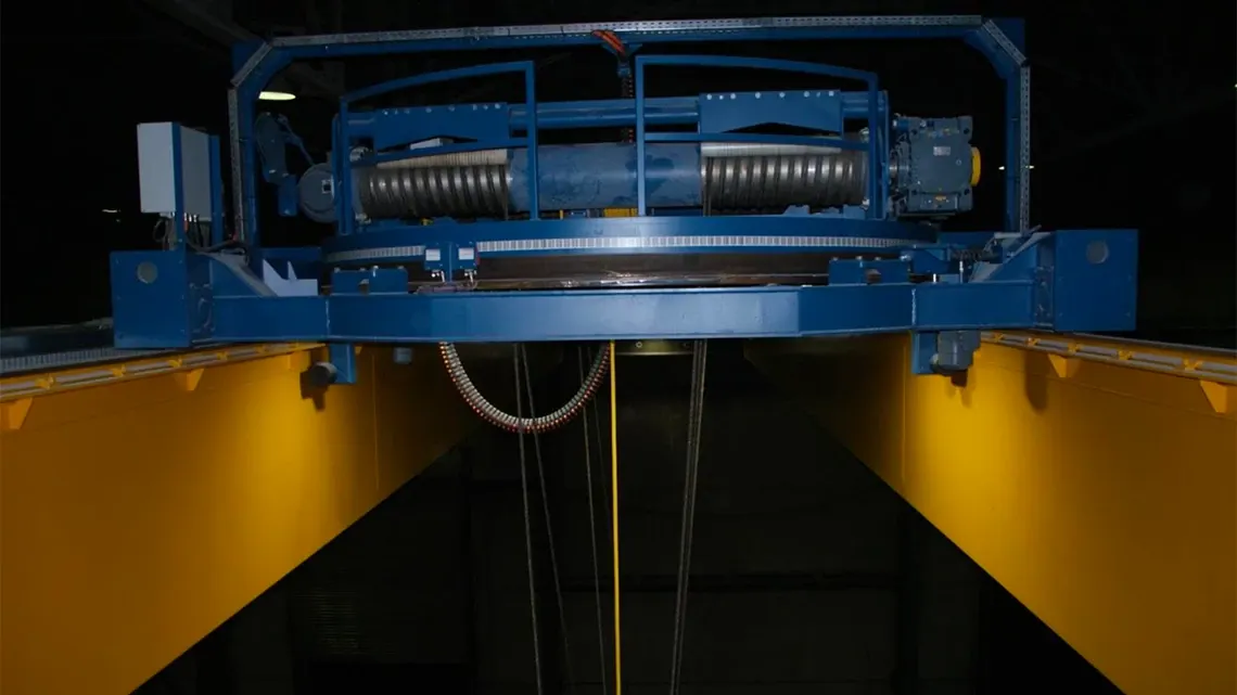 Scheffer Kran mit triflex Energiekette