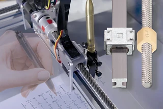 Handschriftroboter von Spline mit igus Technik