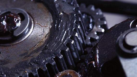 Expensive machine downtimes due to insufficient lubrication