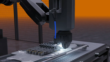 Industriële robots bij de productie van elektrische aandrijflijnen