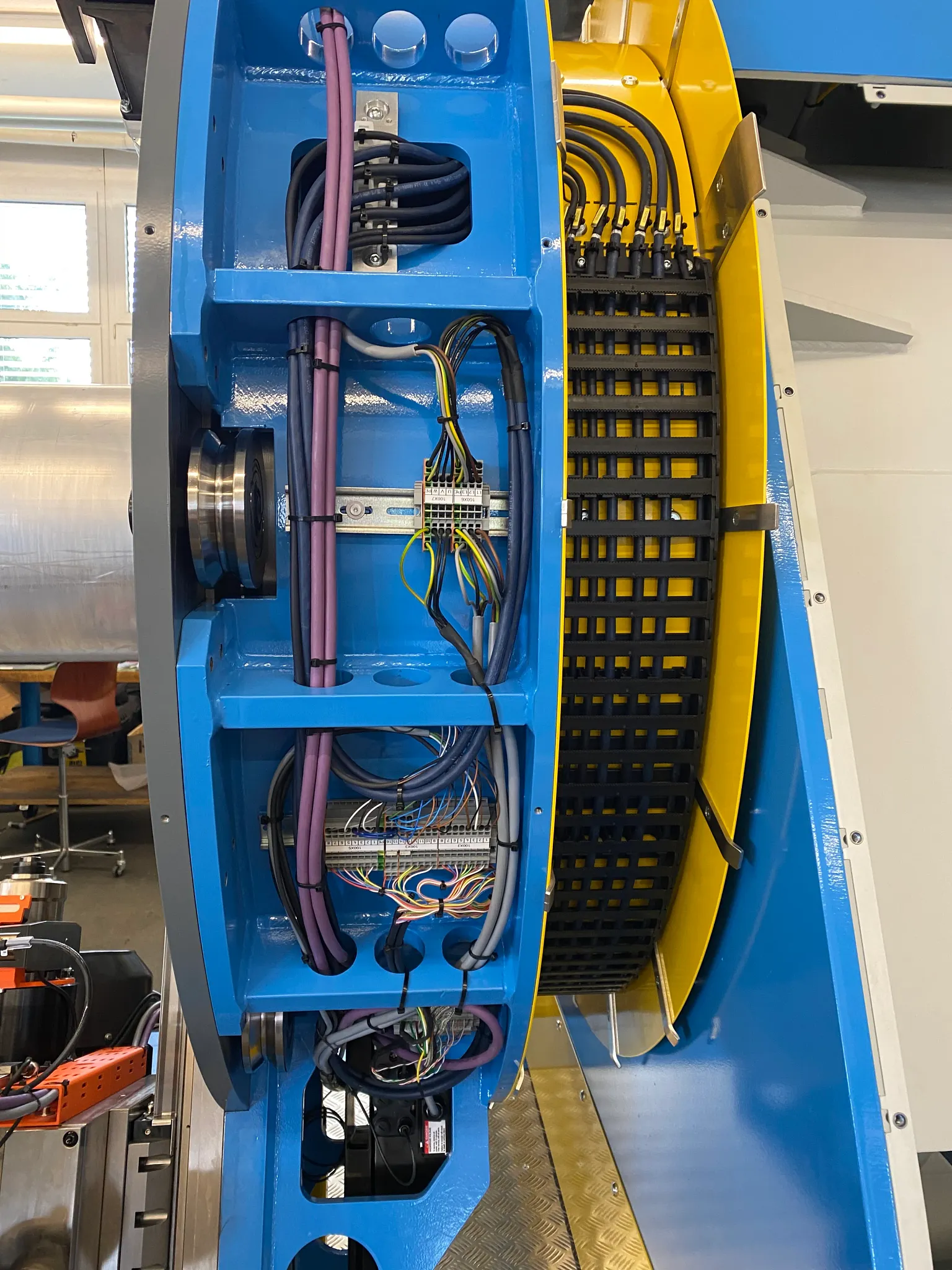 Rührreibschweißanlage mit e-spools