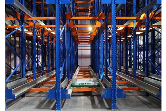 Intralogistics shuttle system