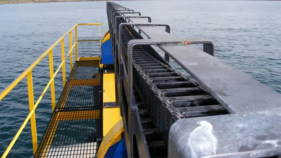 Tidal turbine energy chain