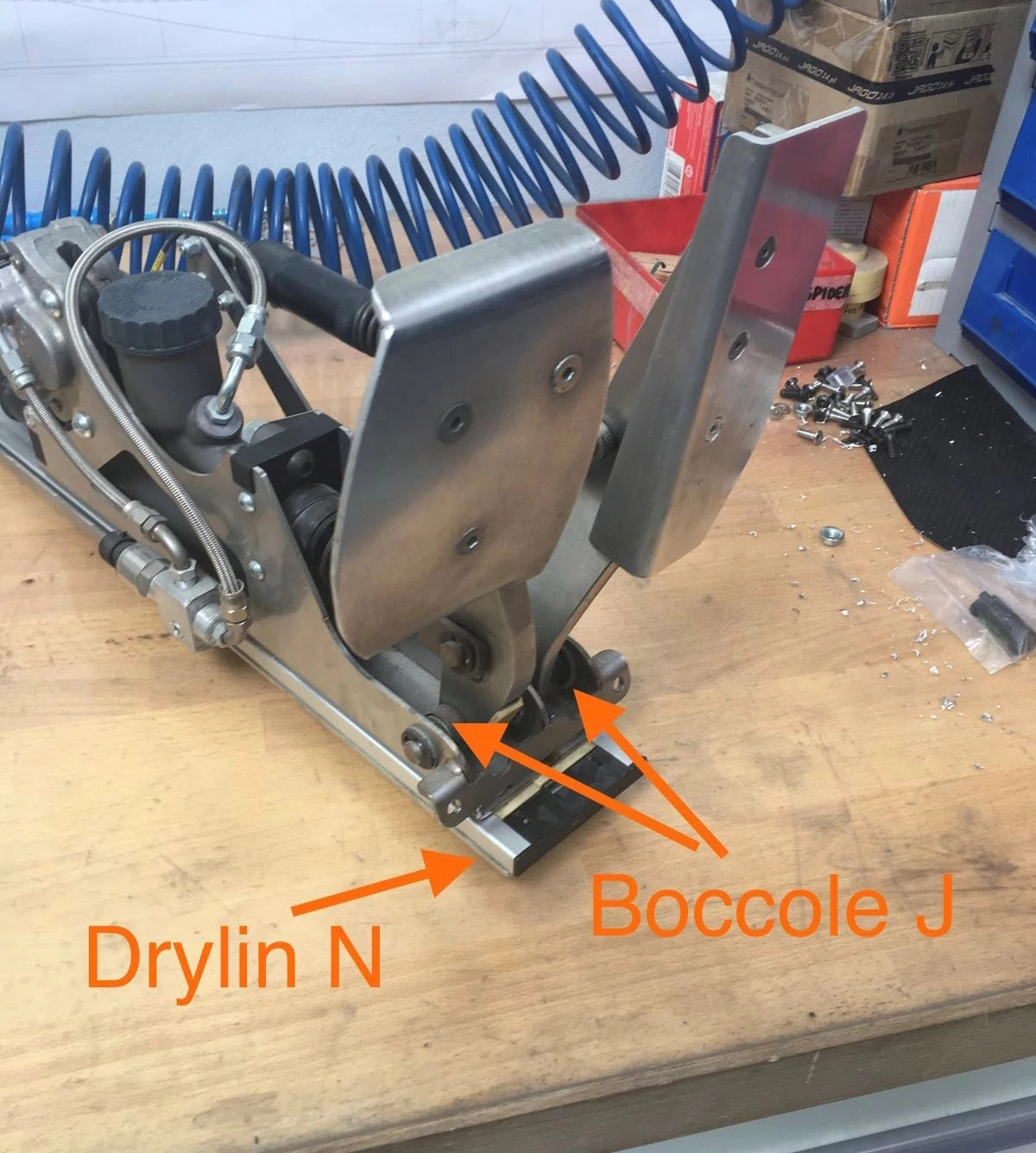 Ultimate driving simulation with drylin®