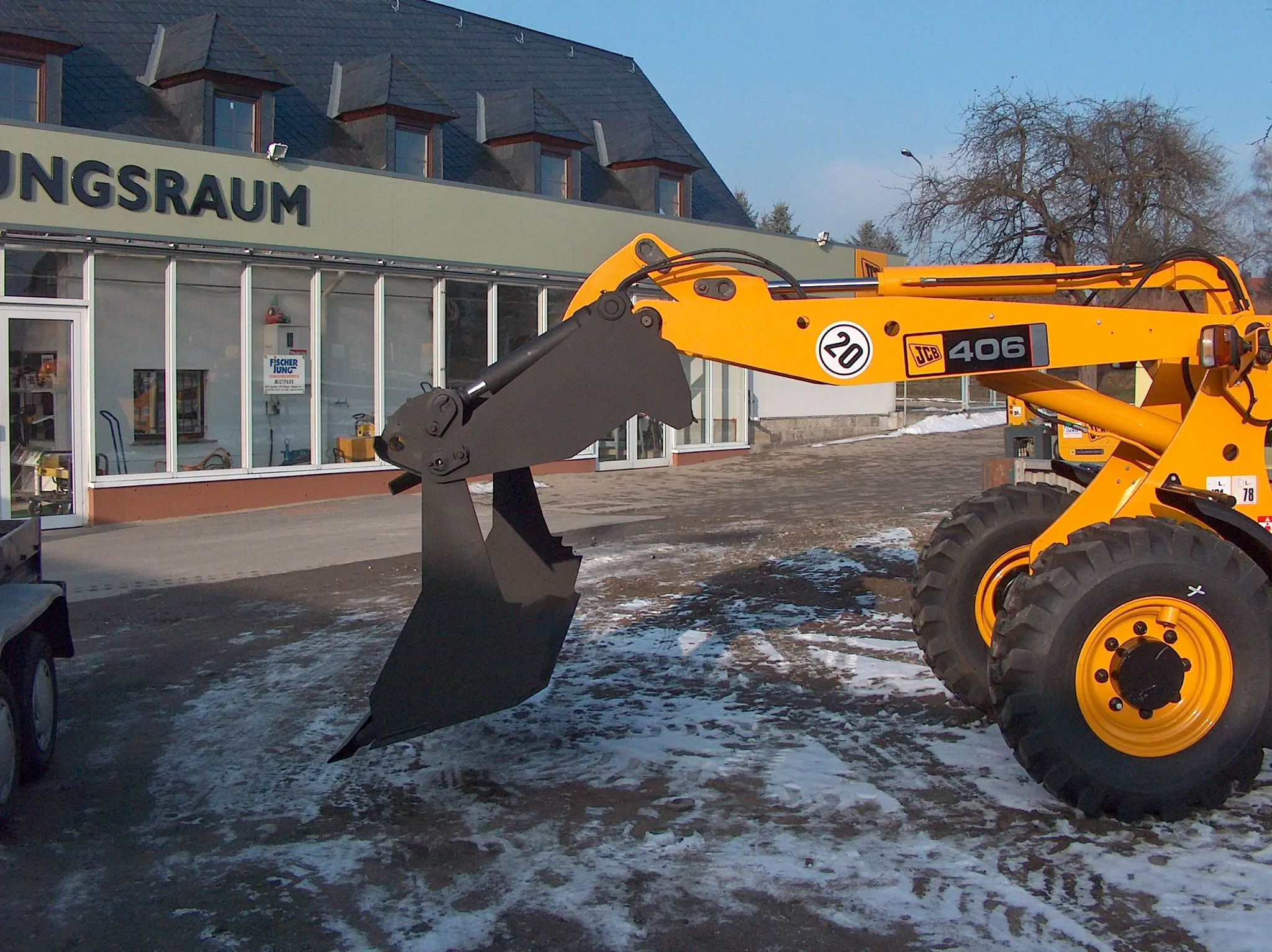 Drapáková lžíce pro kolový nakladač