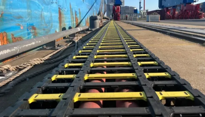 Enrolador de calha articulada