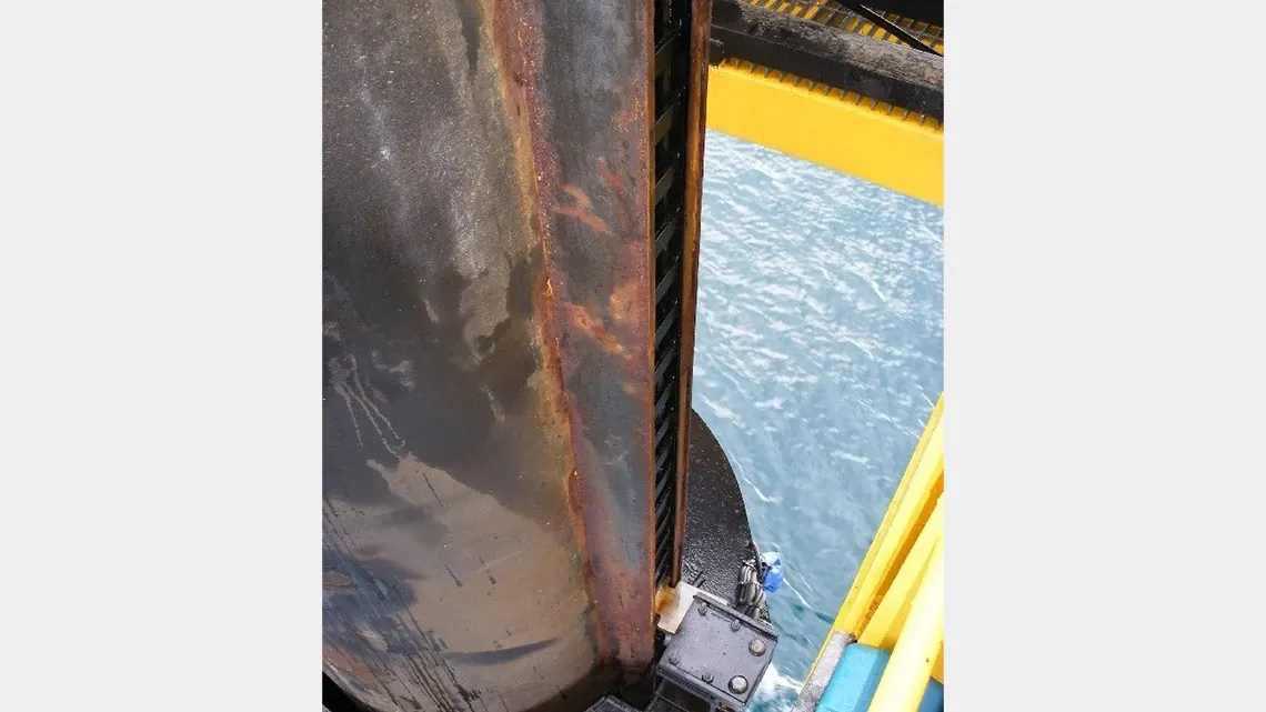 Tidal turbine energy chain