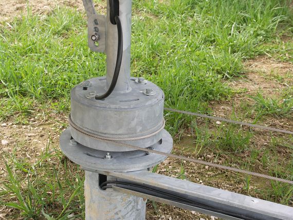 Traction ring with rope for adjustment: