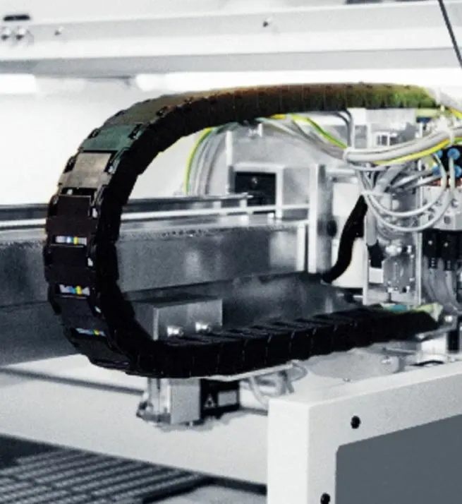 porte-câble sur la machine