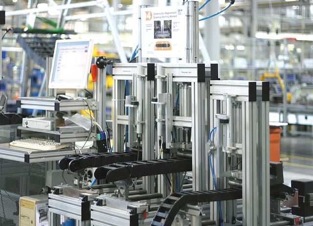 Lab 5500 igus test laboratory | 5,500 m² of innovation, testing and proven ...