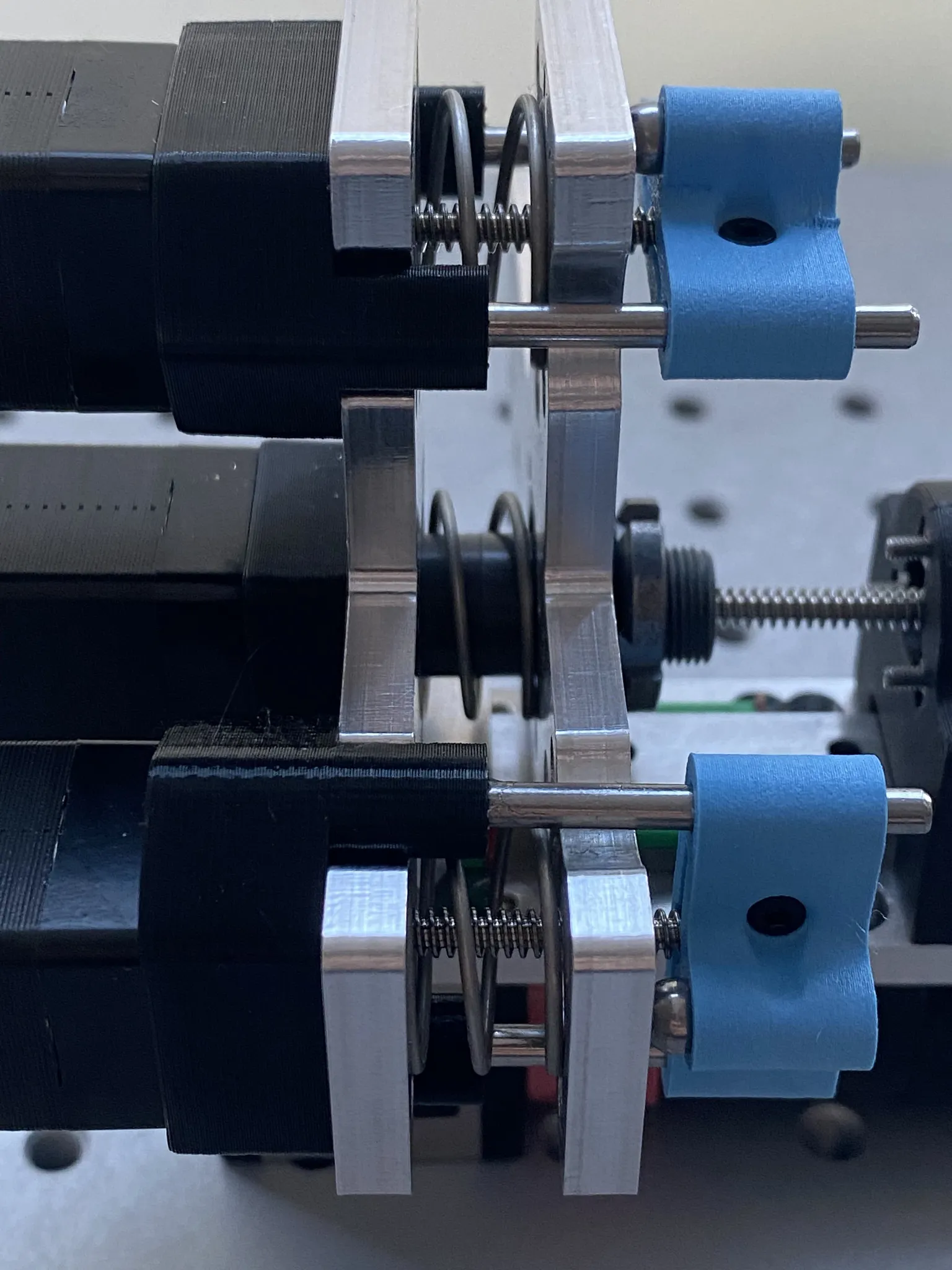 3D-geprinte klemmen voor microscoopcamera