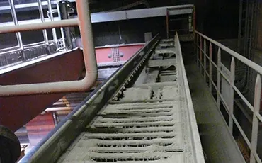 Recorrido en un búnker de residuos