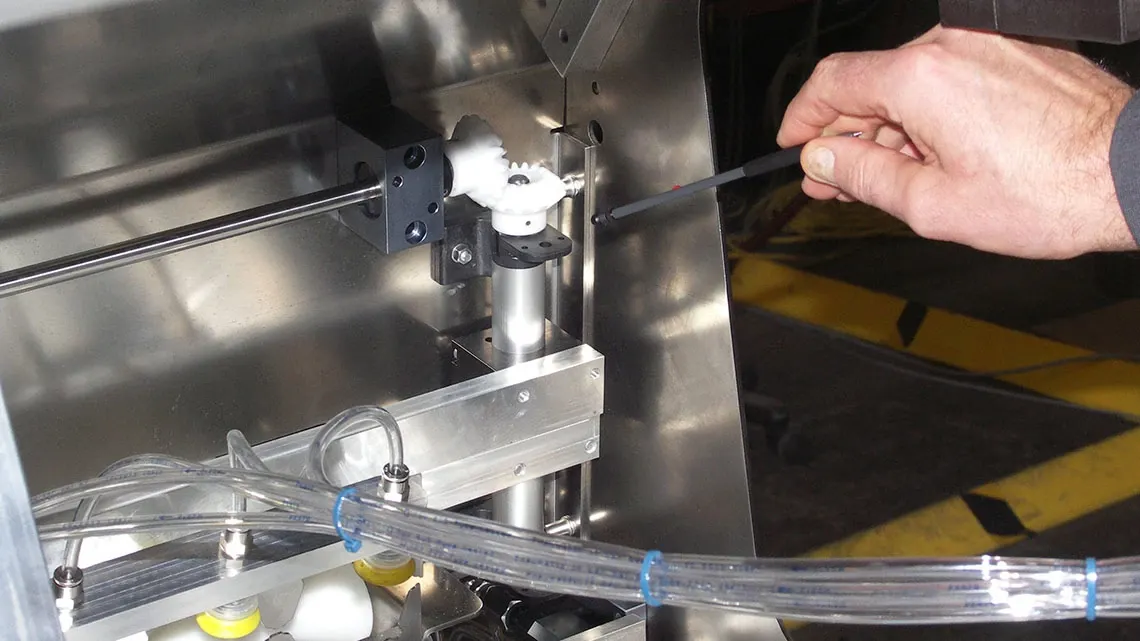 Station de décollage des sacs en papier glacé