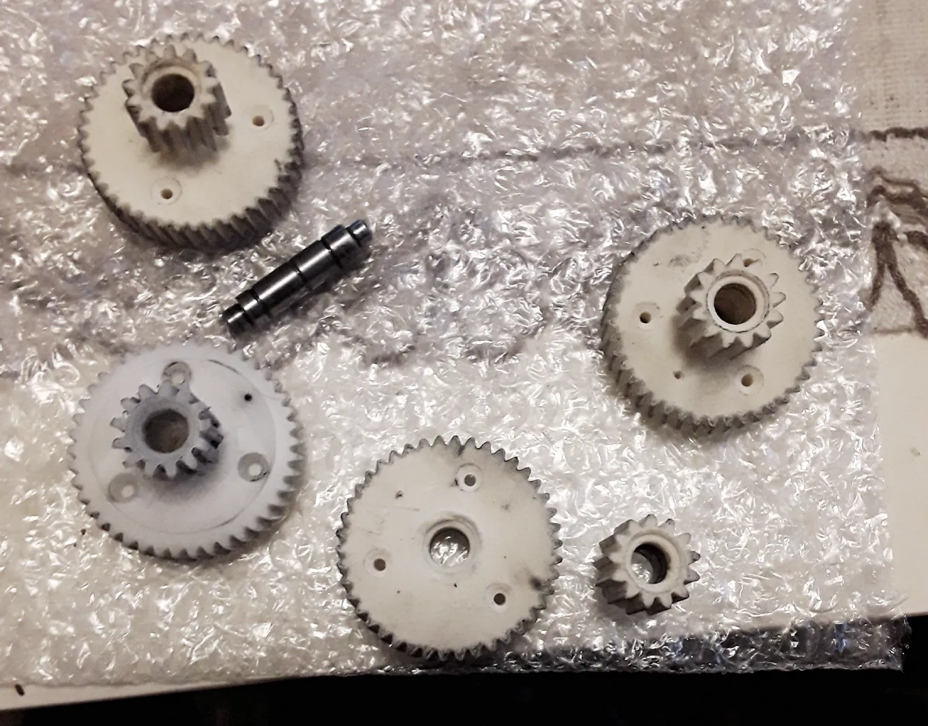 Efter några tester hittades rätt dimensioner för reservkugghjulen