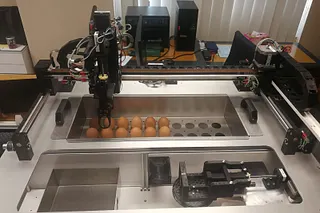 Egg-cracking-machine