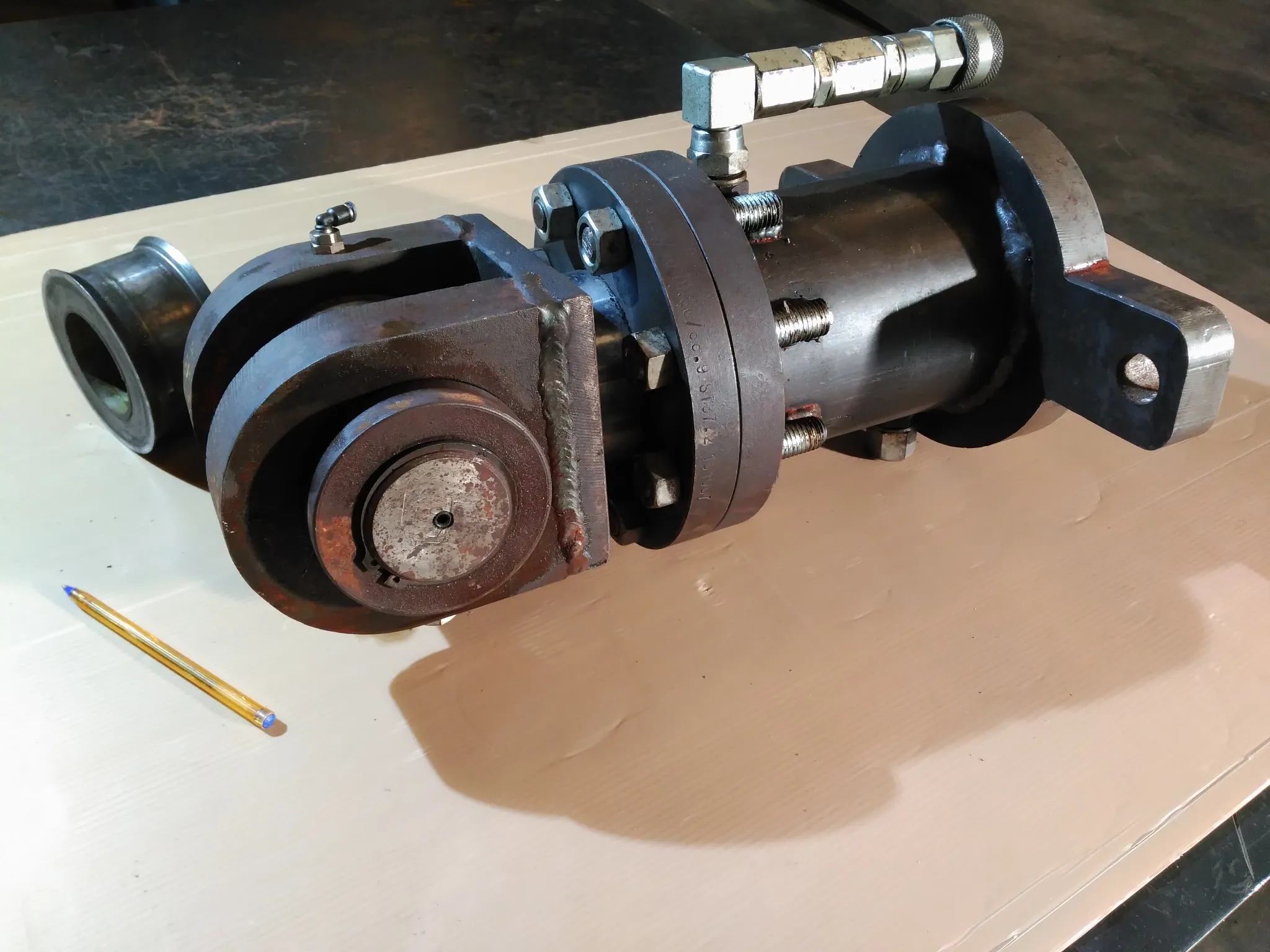 Bearing position in Rotary Wave's WEC