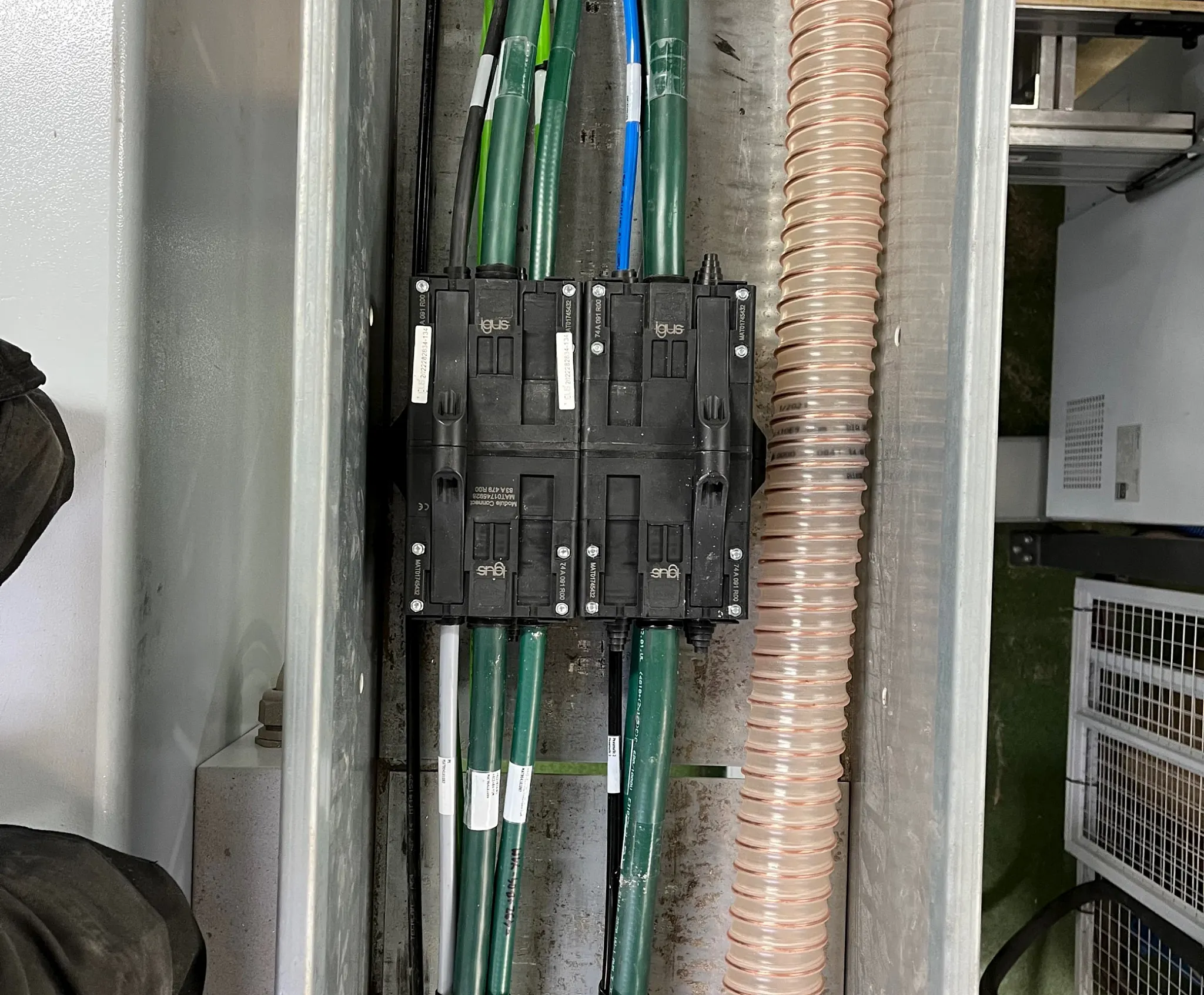 Modules Connect furniture production