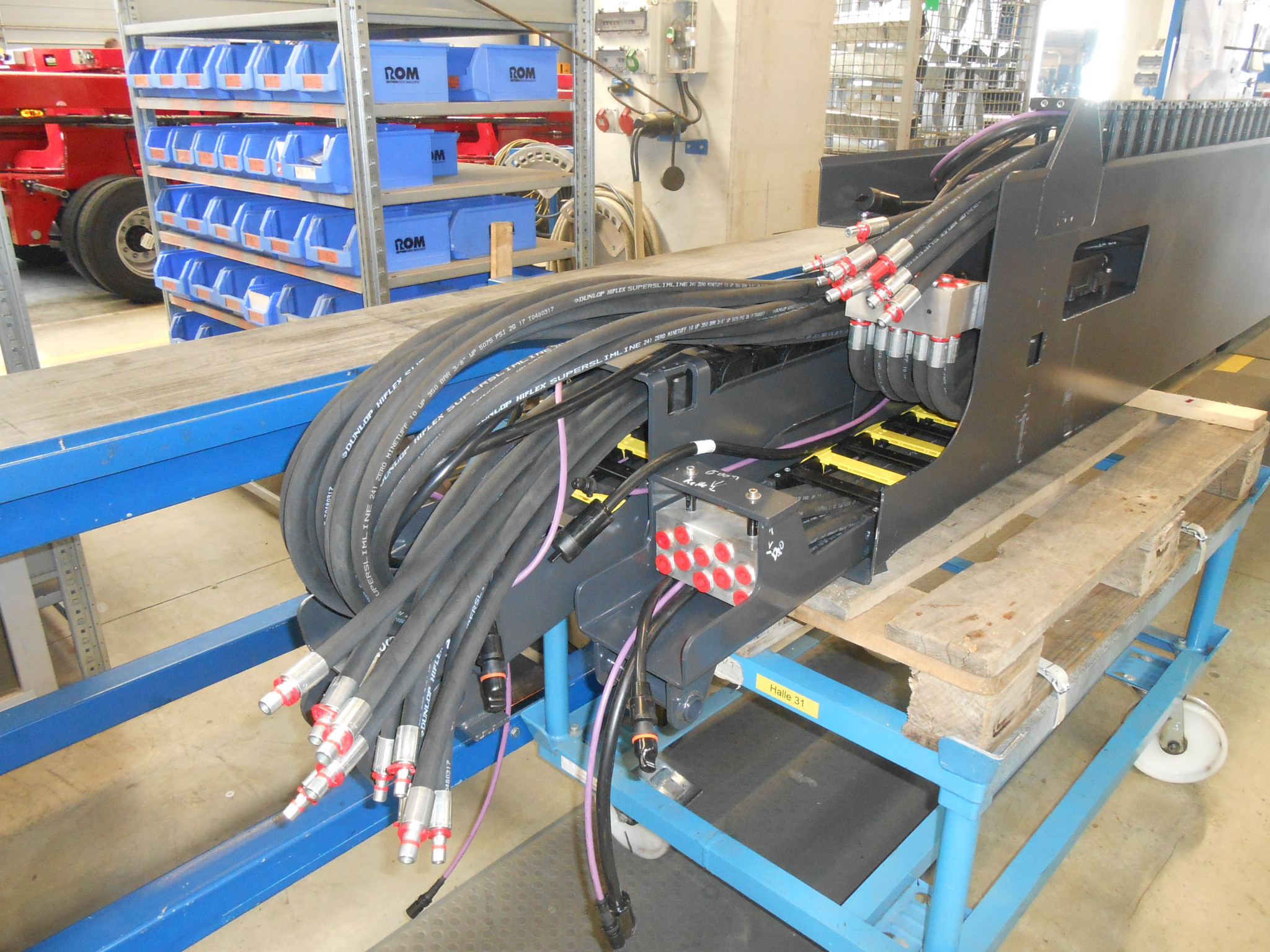 Energy chain with cables