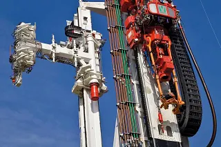 Energetické řetězy bez zakřivení