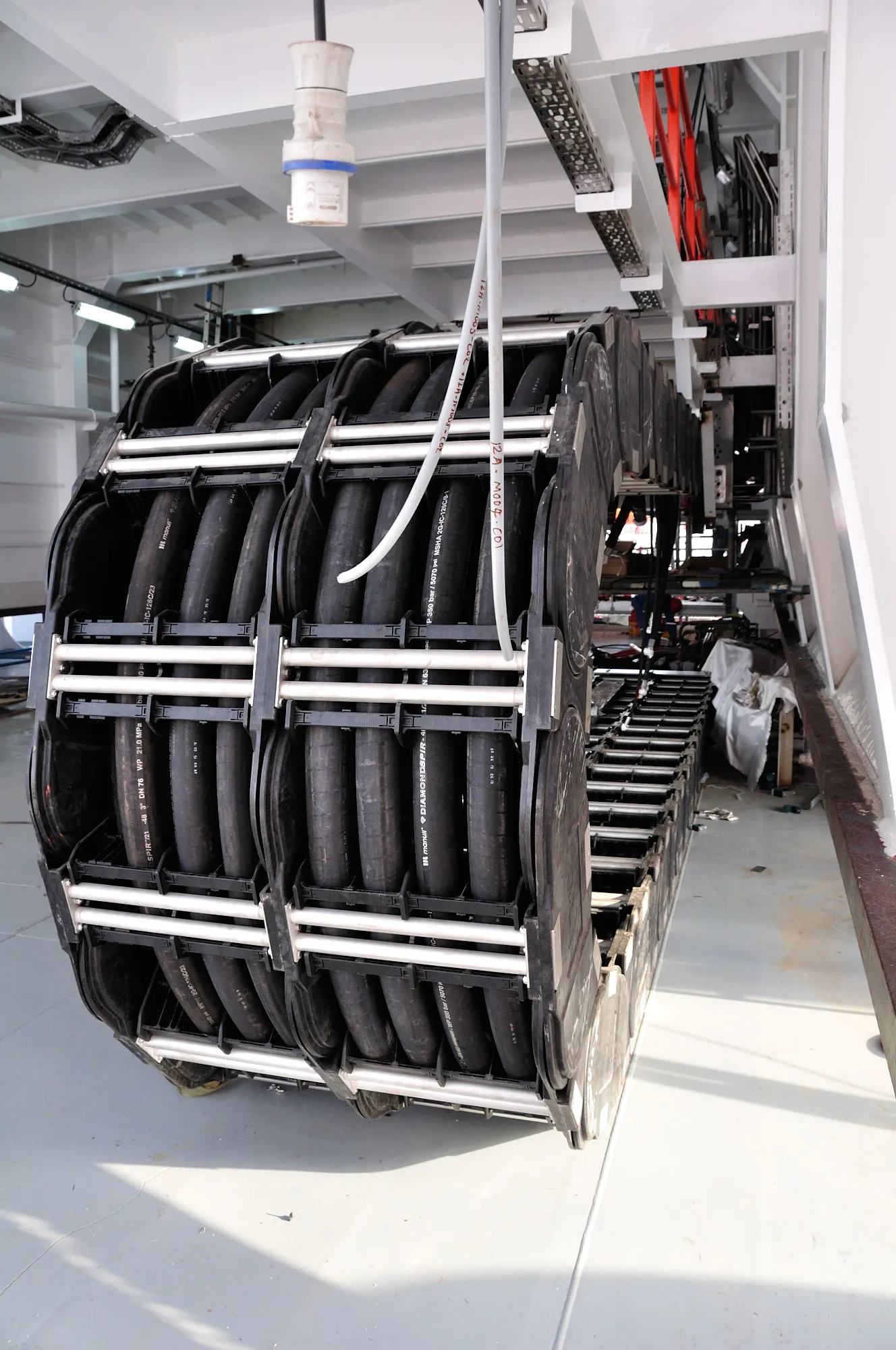 Cadena portacables en voladizo