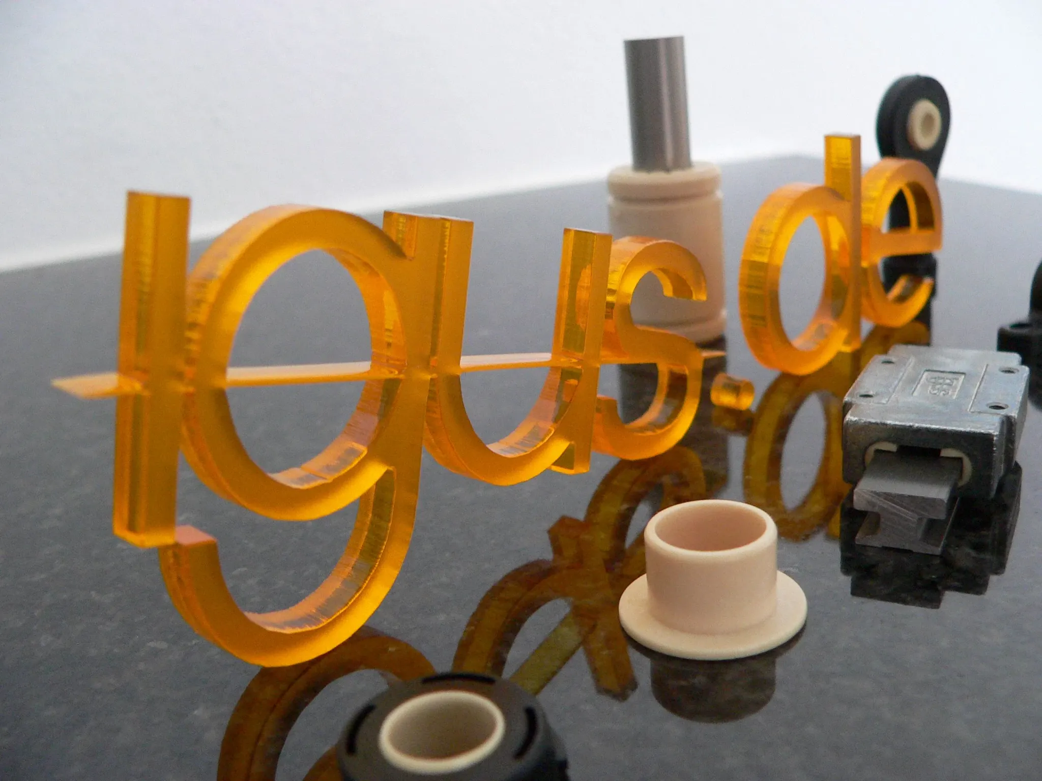 レーザー切断機