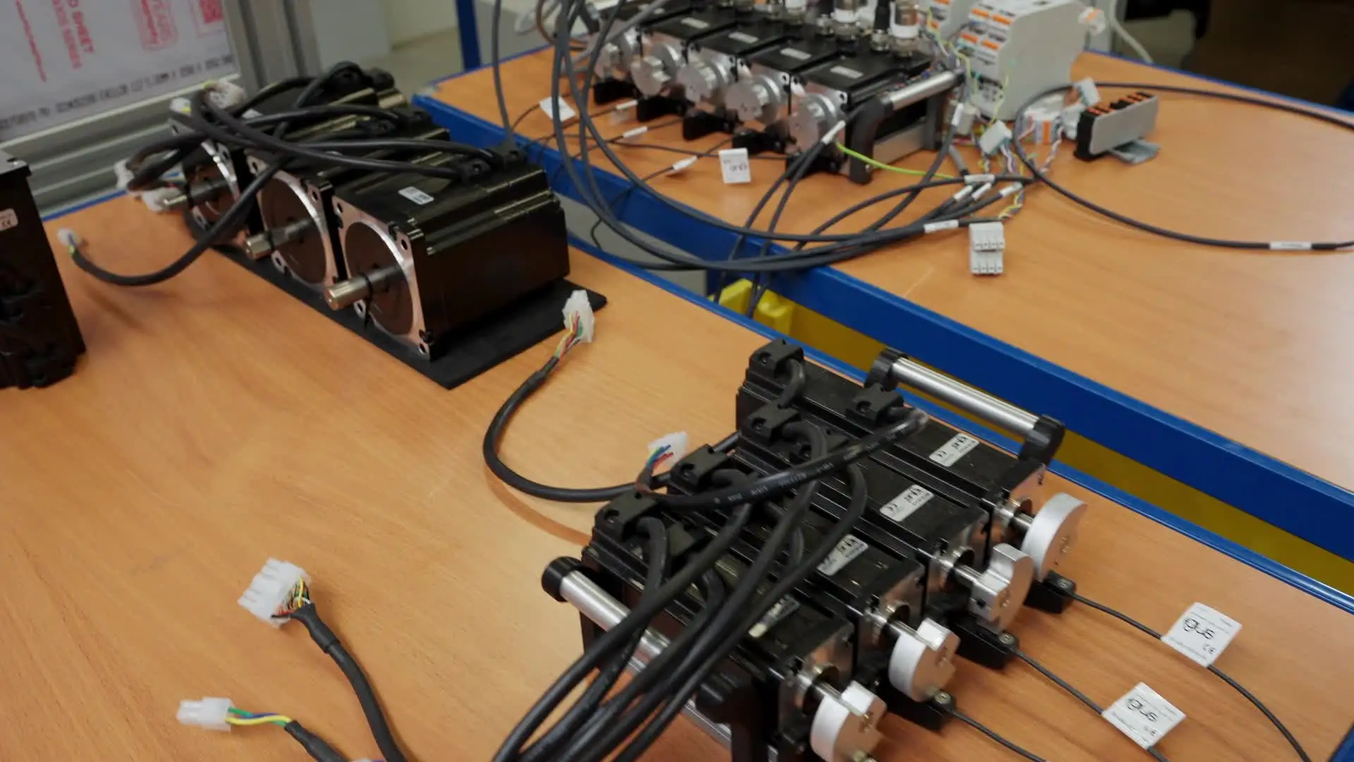 Robot Motor Control Computer The robot control system igus® Robot Control for Scara and articulated ...