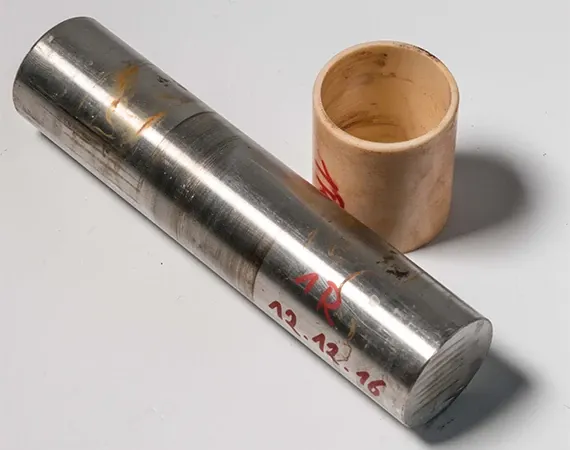 iglidur J glijlagers op een zachte roestvaststalen as