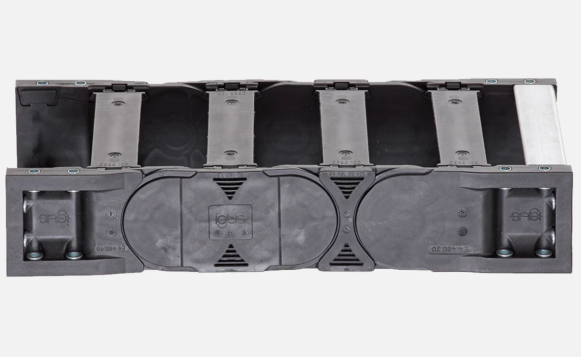 Montážní koncovka