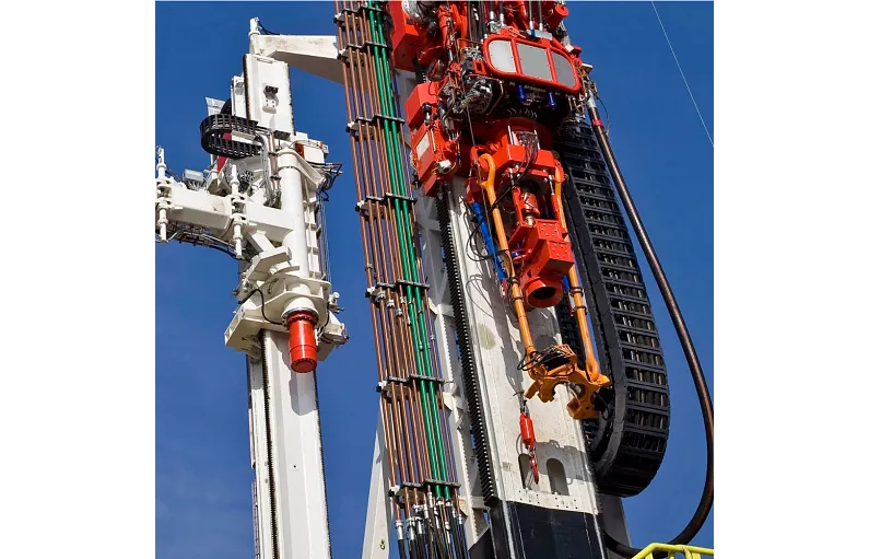 e-chain | Sheerleg cranes | igus Canada