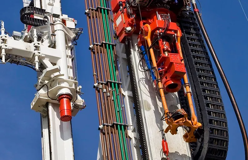 起重機能源供應& Top Drive Systems