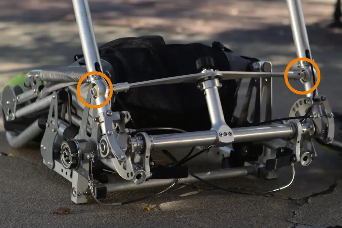 Carrinho de bebê JogAlong dobrado