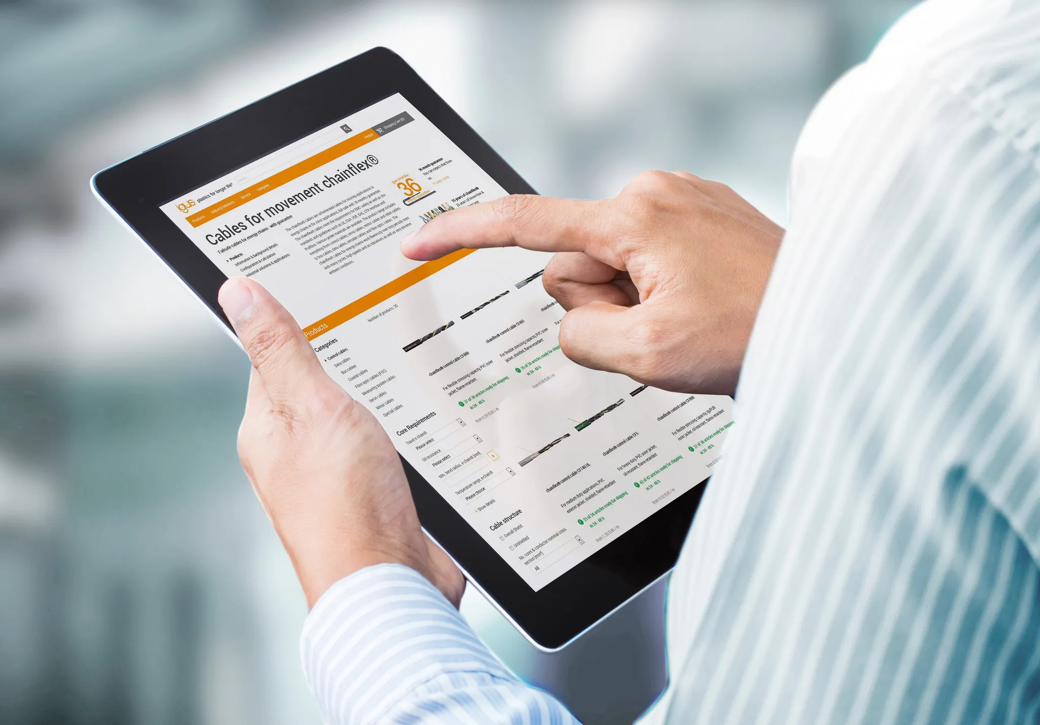 用手觸碰平板電腦